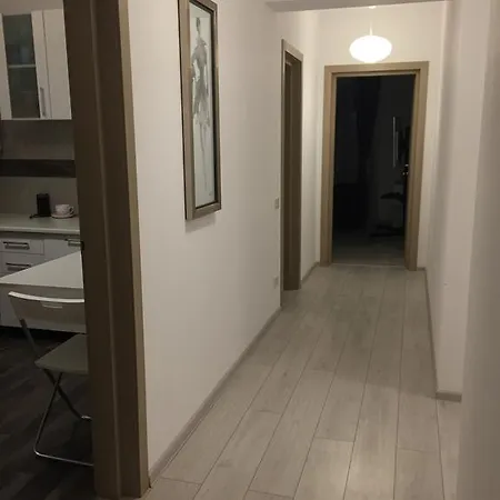 Strada Sirenelor Апартаменти Бухарест